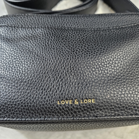 Love and Lore Camera Bag - Picture 2 of 6